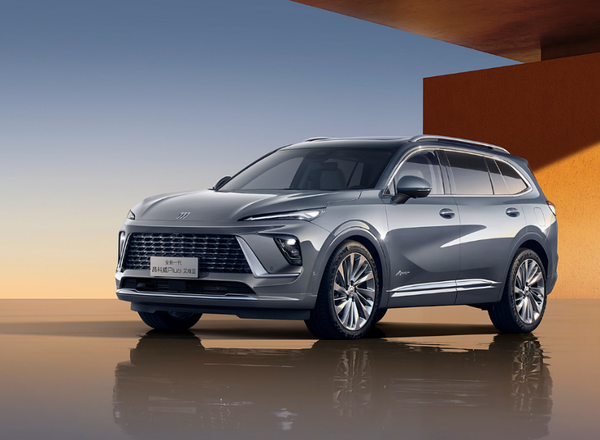 优惠13万，2.0T＋9AT，全系4驱！33英寸9K屏！燃油SUV卷疯了？