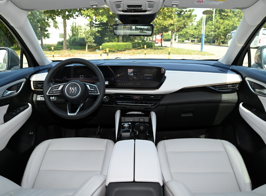 优惠13万，2.0T＋9AT，全系4驱！33英寸9K屏！燃油SUV卷疯了？