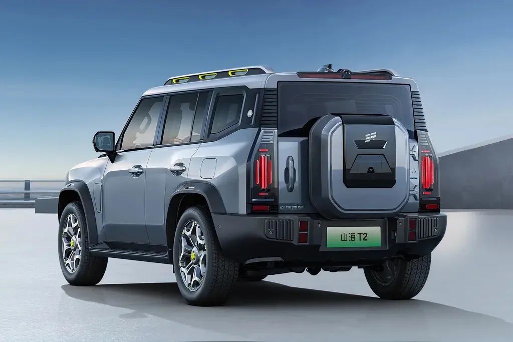 2米8轴距方盒子，4驱带锁，5/6/7座，总有一款是你的菜