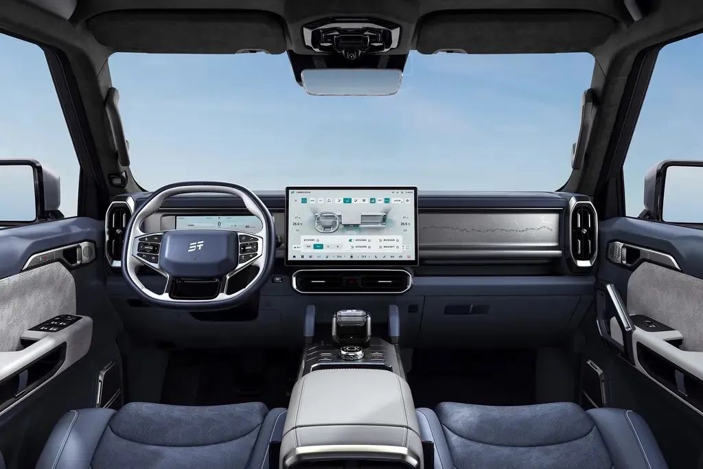 2米8轴距方盒子，4驱带锁，5/6/7座，总有一款是你的菜