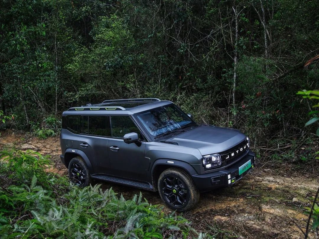 2米8轴距方盒子，4驱带锁，5/6/7座，总有一款是你的菜