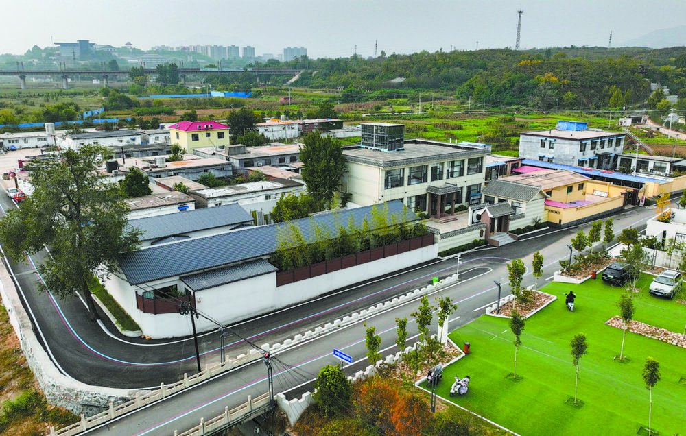 平山县温塘镇温塘村依托丰富的旅游资源,建起了功能完善的乡间民宿