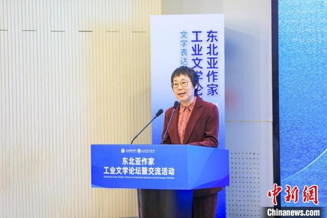 长刘宏表示,将依托海外孔子学院,辽宁文学海外传播中心为辽宁文学出海