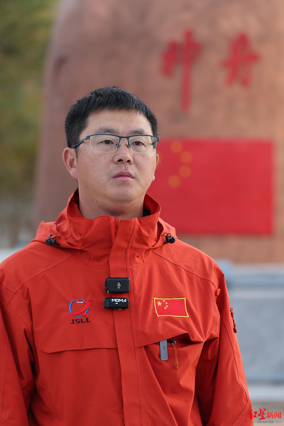 迎接太空出差归来的航天员 神舟十八号乘组回家后第一个见到的是谁|神舟|冯毅_新浪新闻