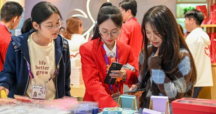 进博新品发布数再创新高，前沿科技产品扎堆亮相