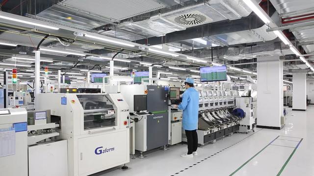 和而泰的控制器全自动生产线。受访者供图