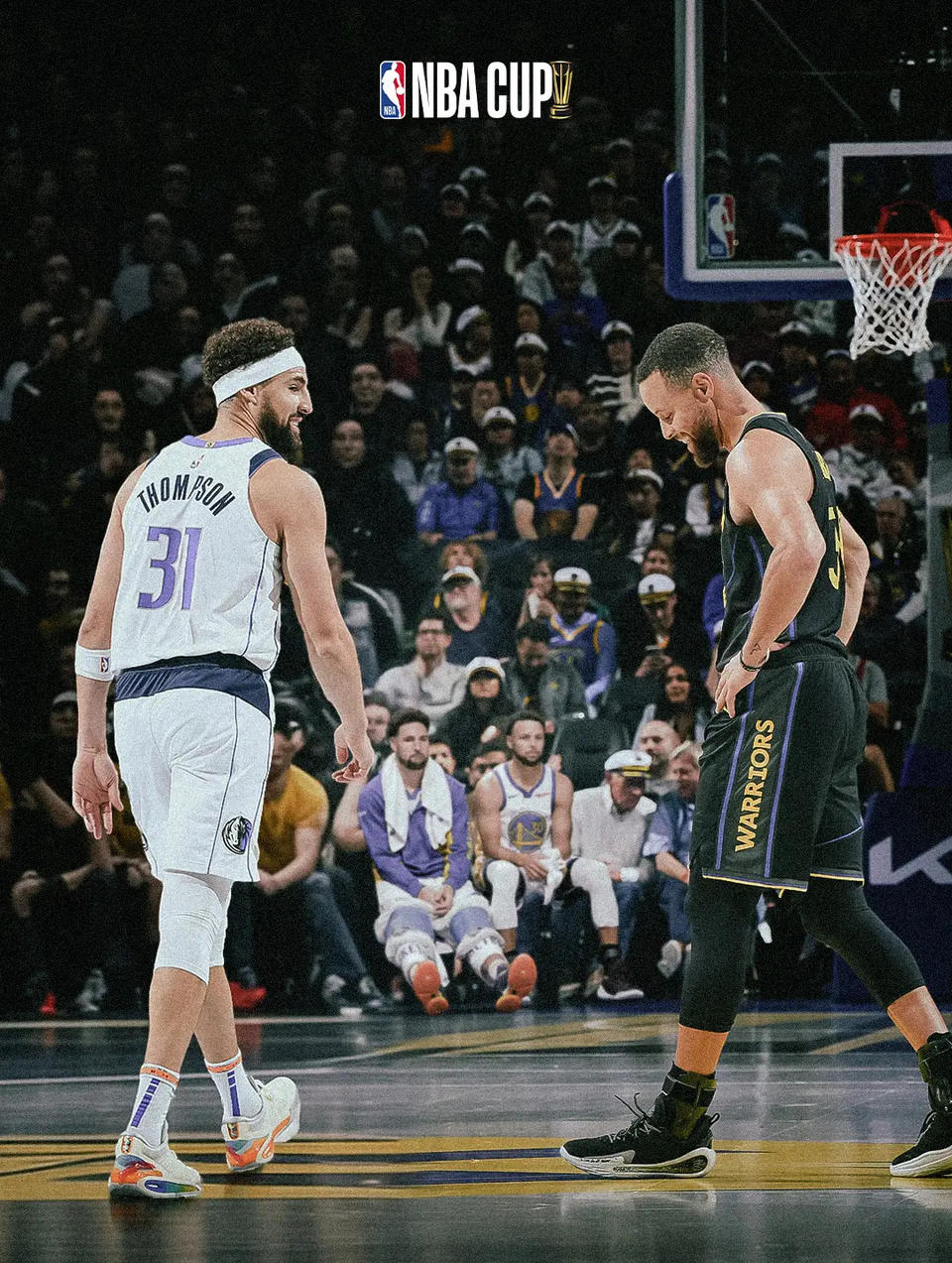 热闻|“兄弟之战”库里笑到了最后,NBA杯锦标赛勇士战胜独行侠!水花兄弟场上互敬“三分球雨”|克雷·汤普森|斯蒂芬·库里|勇士_新浪新闻