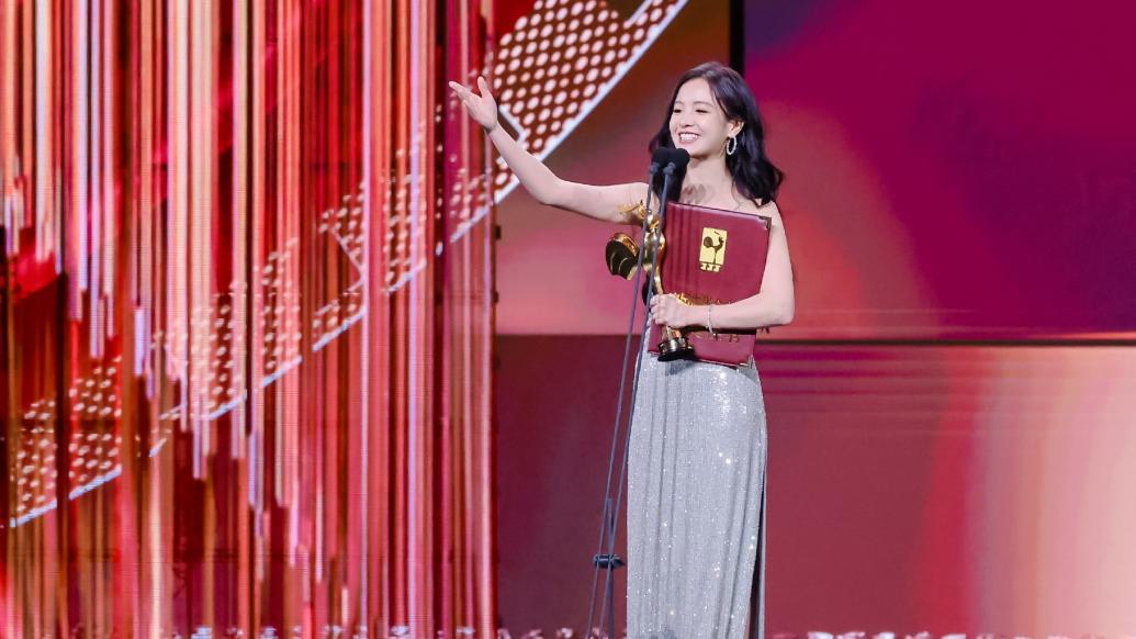 00后演员李庚希获金鸡奖最佳女主角|金鸡奖|最佳女主角|李庚希_新浪新闻