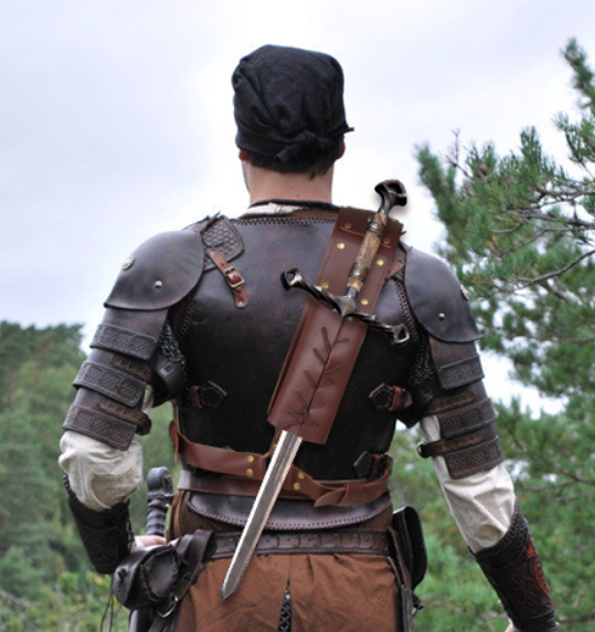 并没有剑鞘;随后dillon gu在自己的推特分享了一段拔剑出鞘的演示动