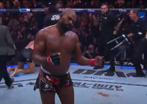 UFC 巨星乔恩-琼斯跳