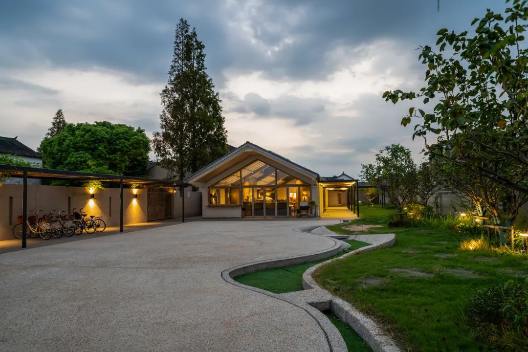 DB官网在线登录入口方协文婚后失控，林更新被老友指谪心软，情绪紧张显示