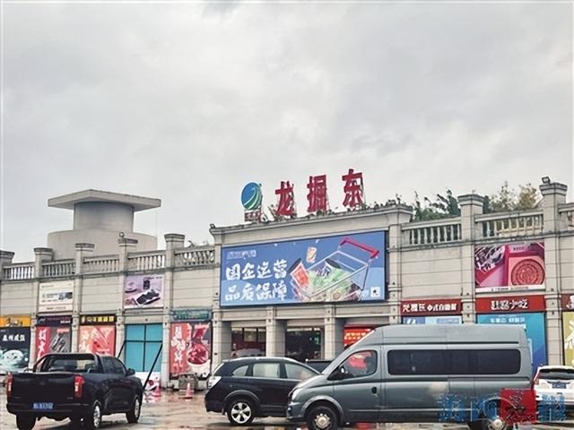沈海高速龙掘东服务区。 记者 洪艳艳 摄