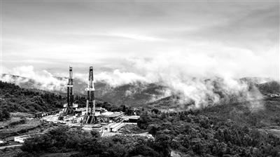 图为开发中的涪陵页岩气田.(宋国梁 摄)