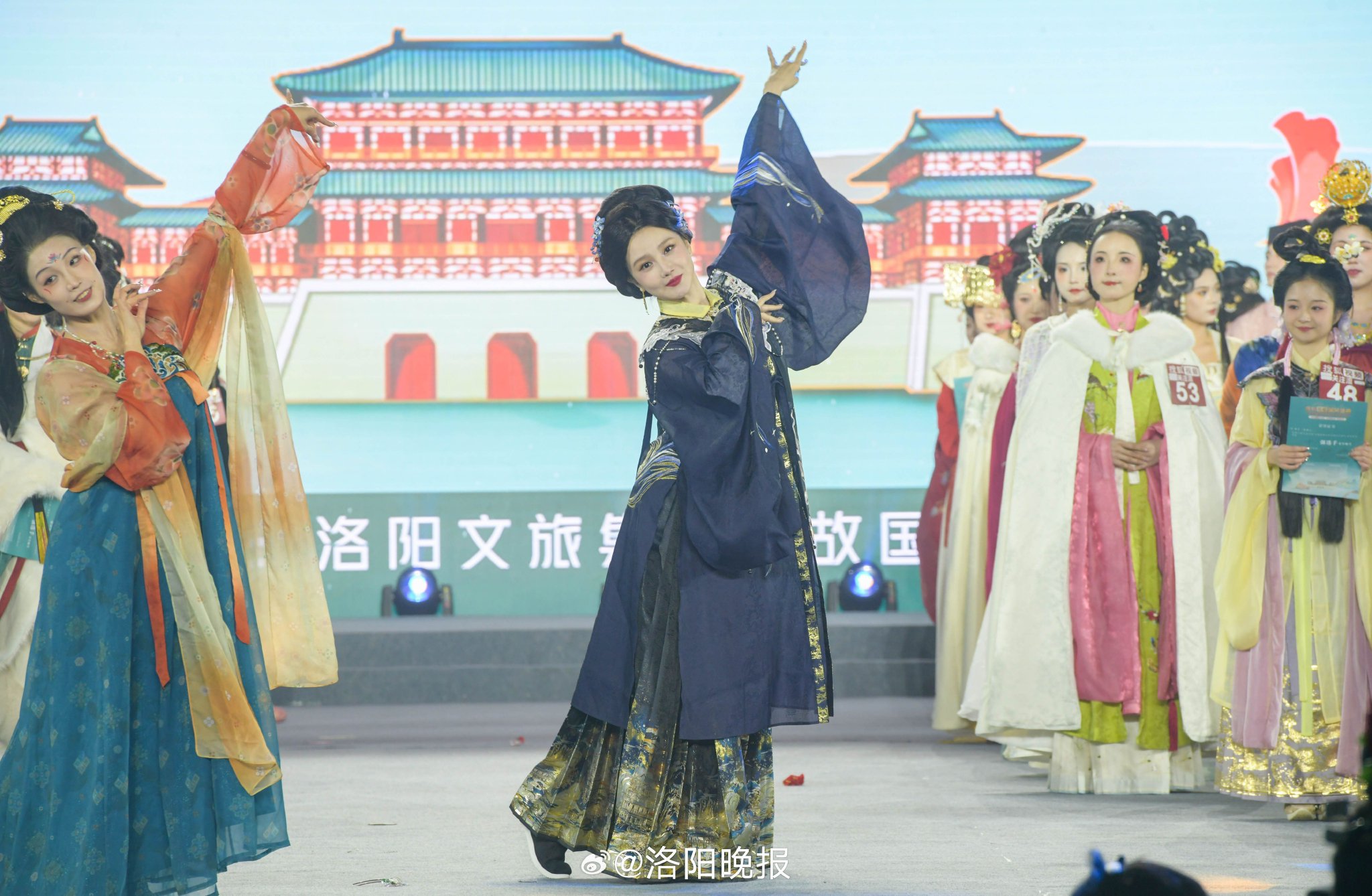 那位要图的宝子,小编来啦|洛阳市_新浪新闻