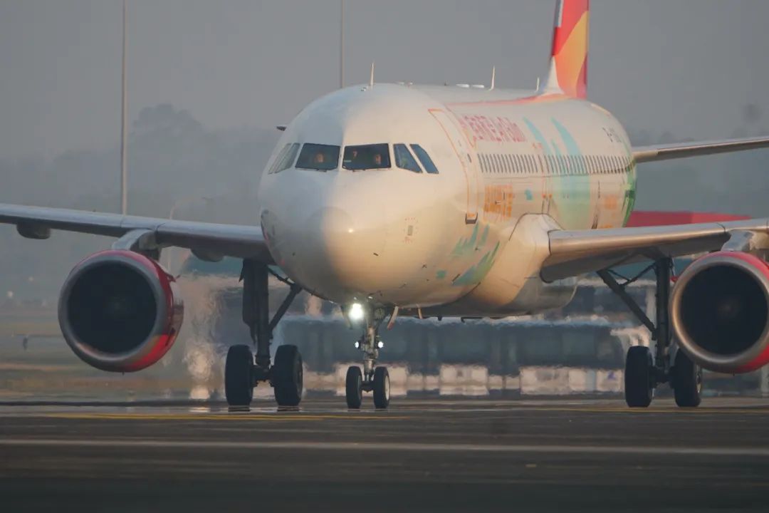 图为桂林蓝宇研发生产的空客A320系列轮胎完成试飞。