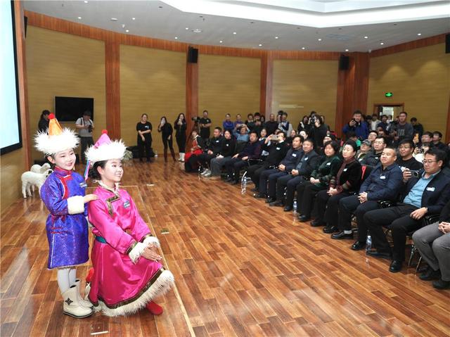 "草原英雄小姐妹"龙梅玉荣诚邀大家共赴包头达茂"冰雪之约"