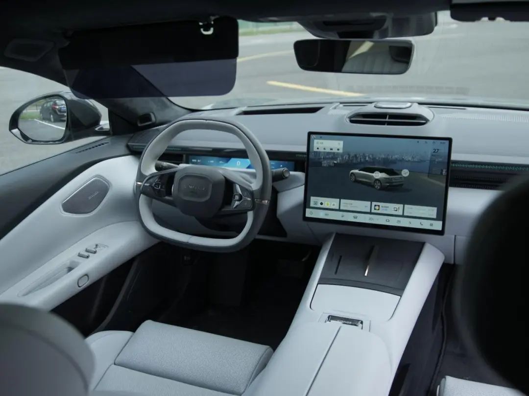 公认的国货之光，颜值爆表，实力拉满，最低不到20万，太香了！