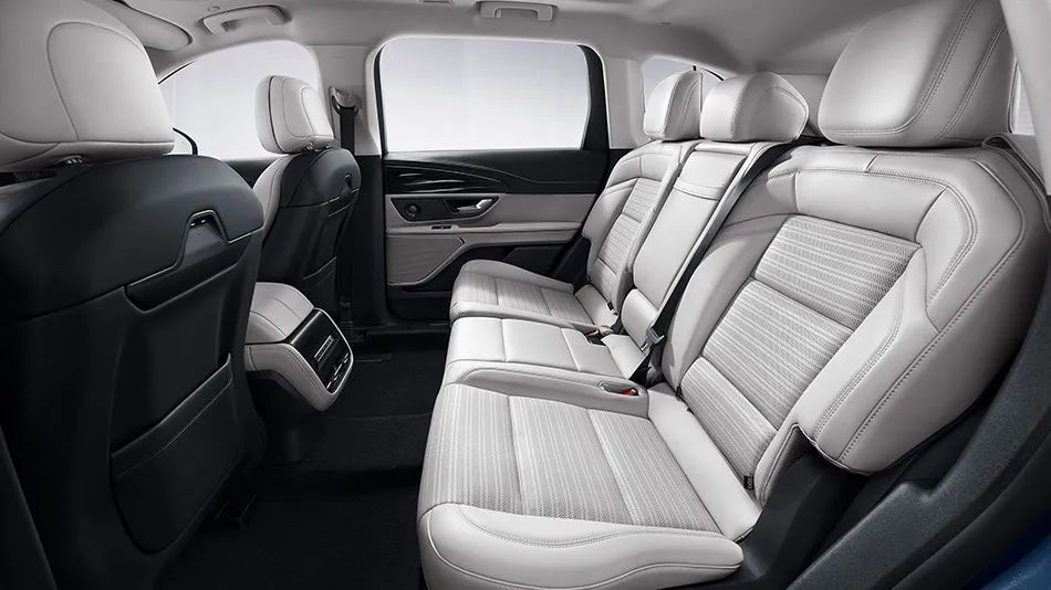 轴距近2米9，豪华大5座，暴降21.38万，跳楼价!