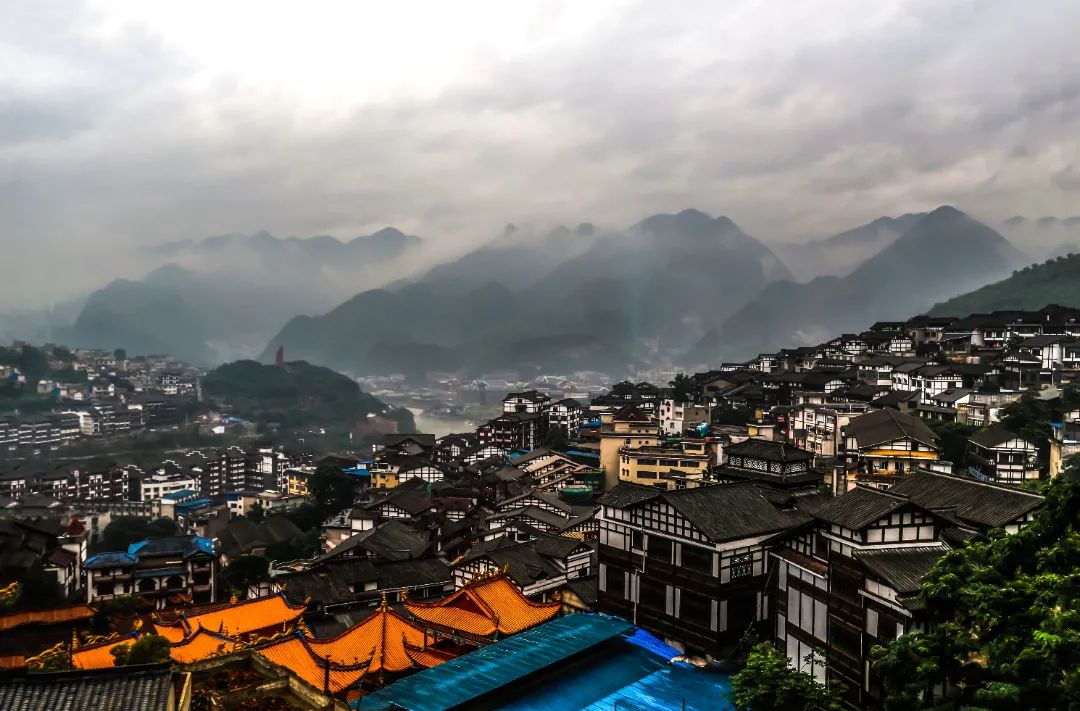总有一次感动要留给遵义!这两条红色旅游线路快码住|遵义市|利物浦|红色旅游_新浪新闻