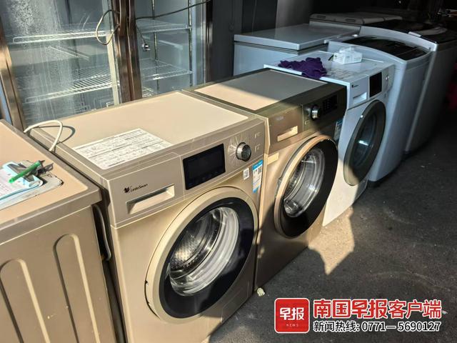二手洗衣机。以上图片均为南国早报全媒体记者 丁春霞摄