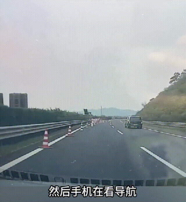 驾驶员讲述事情经过。
