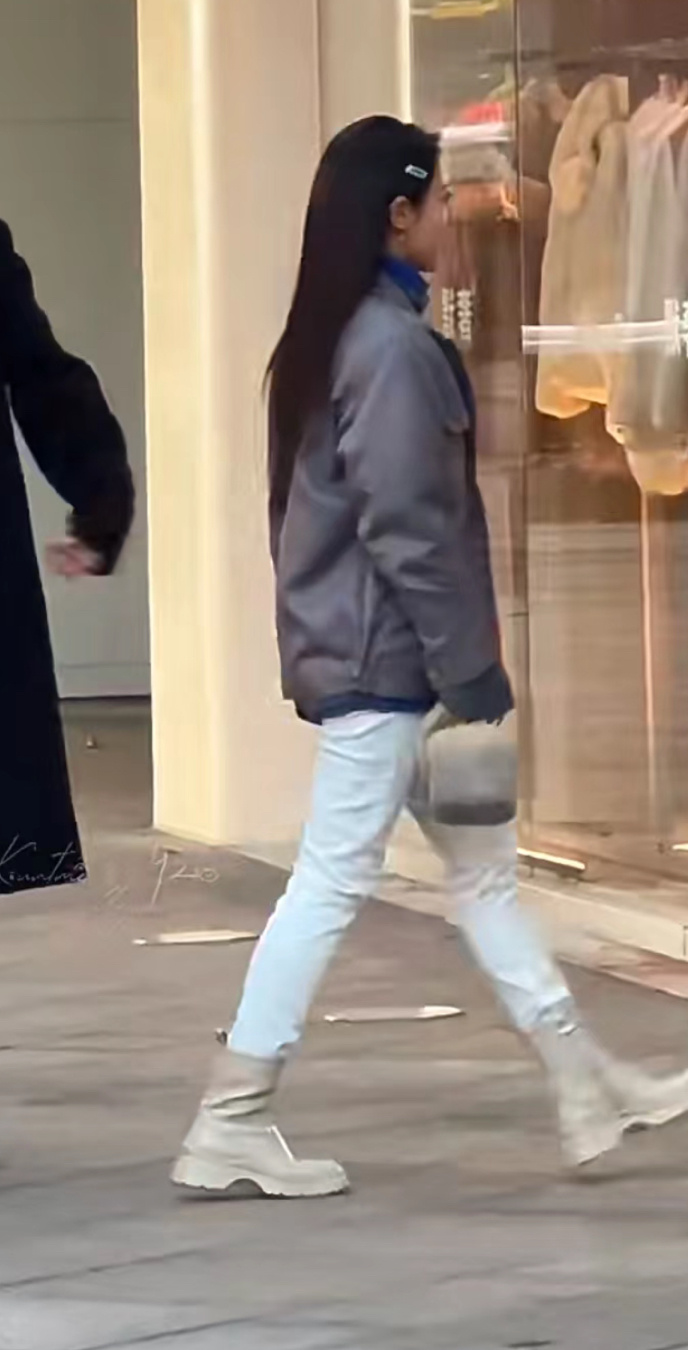 谁能把骄阳似我的丑衣服都扔了… 全靠脸撑着啊?|偶像剧|题材_新浪新闻