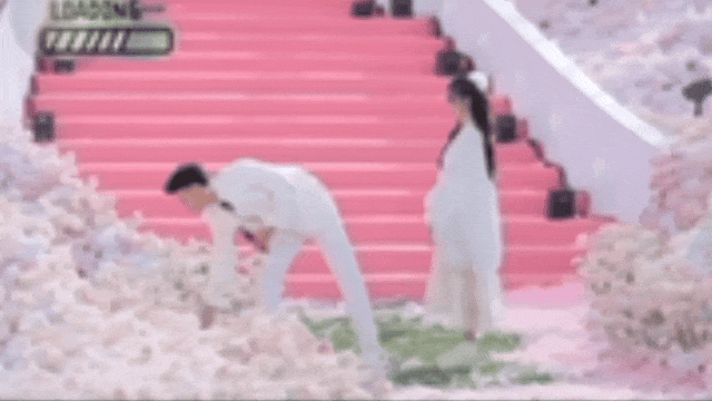 黄子韬求婚徐艺洋。图 / 《跟我走吧》