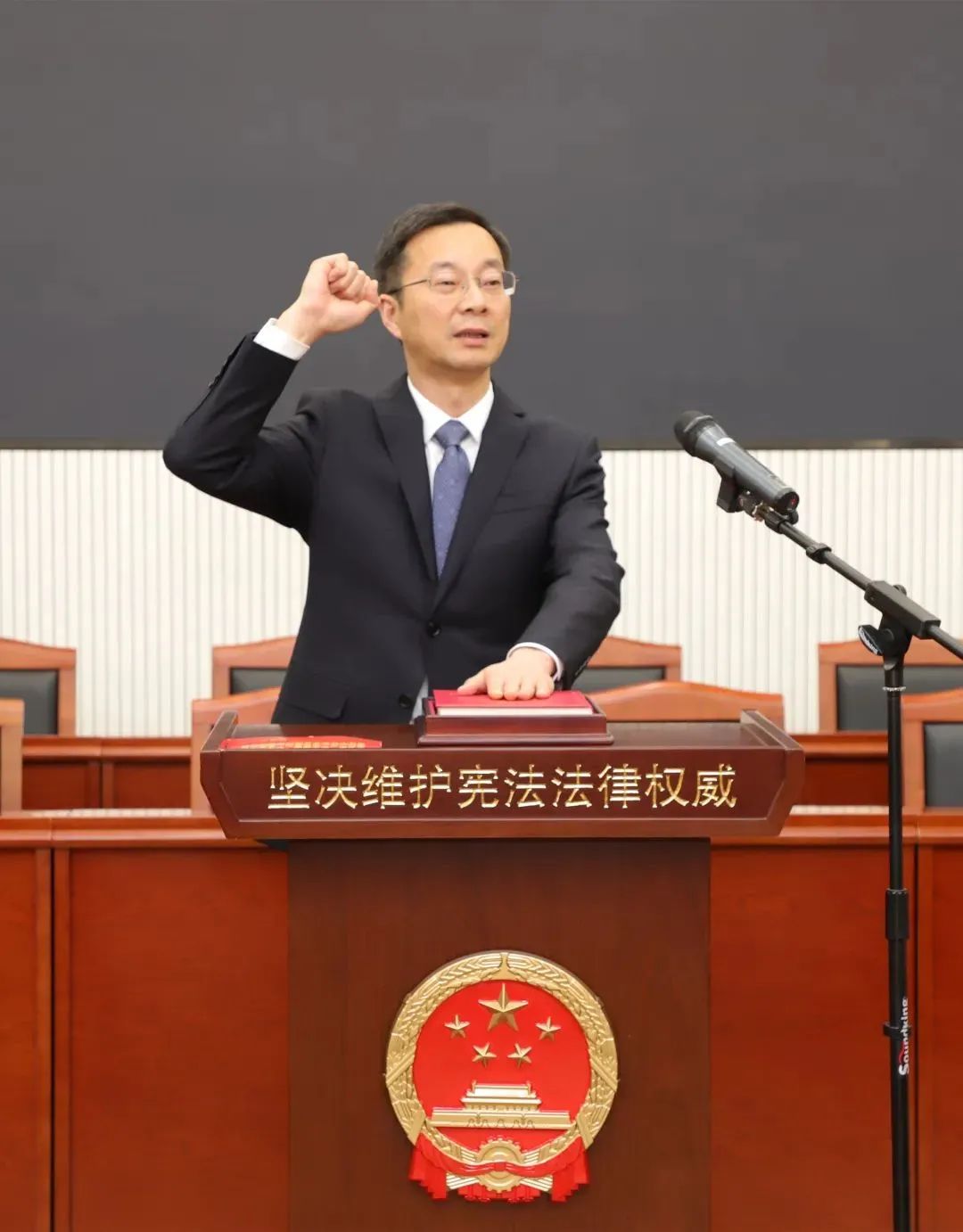周伟:深感重任在肩、使命如山|周伟_新浪财经_新浪网