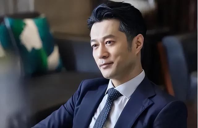谭凯:长相帅气演技好,52岁仍未婚,与老母相依为命|谭凯_新浪财经_新浪网