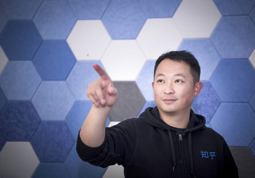一份报启迪未来 知乎创始人、CEO周源：华西都市报的潜移默化让我受益匪浅丨时代的封面·人物|周源|成都市|华西都市报_新浪新闻