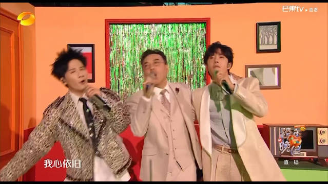 汪涵 @大张伟 @UNIQ-王一博 《再回首真开心》 喜欢他们的舞台就快快转发吧!|汪涵|大张伟|王一博_新浪新闻