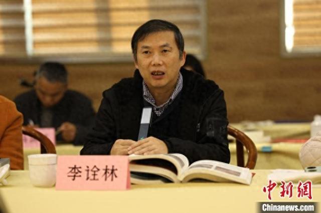 图为福建师范大学文学院教授李诠林在《台港文学选刊》创刊四十周年座谈会上谈感想。福建省文联 供图