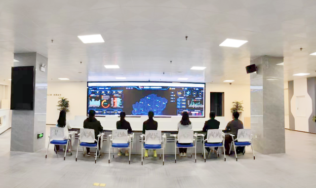 企业负责人在企业云客厅进行科创培训。肥乡区委宣传部供图