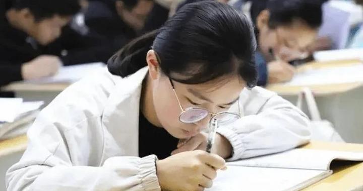 学霸学习时间上的学有余力 源于学习投入上的“偷偷努力”|学霸|螺丝|选择性_新浪新闻