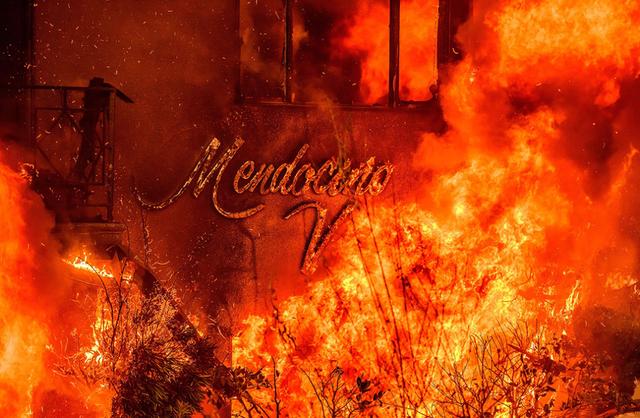 连线|洛杉矶山火亲历者:当房子烧起来,你什么都做不了,除了逃