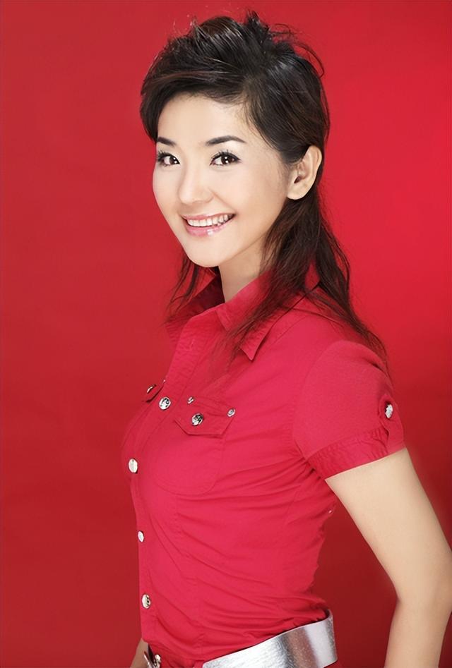 方琼不姓方？28岁闪婚高官，婚后长年分居，如今50岁身材好似少女|方琼_新浪财经_新浪网