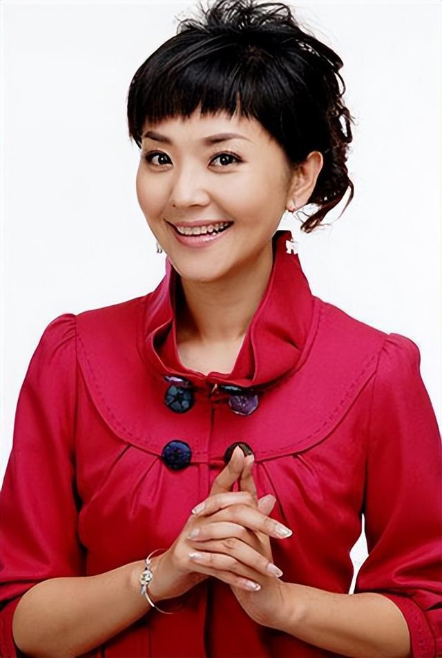 方琼不姓方？28岁闪婚高官，婚后长年分居，如今50岁身材好似少女|方琼_新浪财经_新浪网