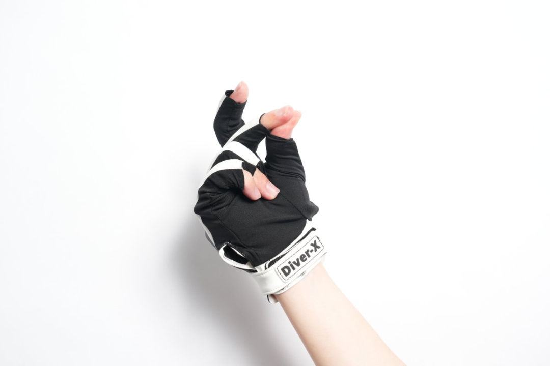 图丨 Diver X 推出的 ContactGlove2 触觉反馈手套（来源：Diver X）