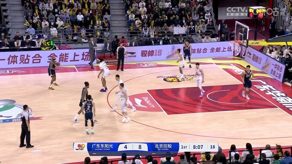 徐中锋太牛了! 生涯首个三双收入囊中!|徐中锋_新浪新闻