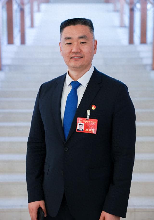 "市人大代表,北京市体育局体育总会秘书处主任姚强建议,尽快推动中