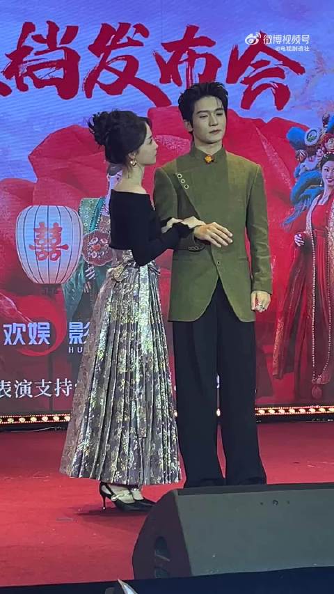 梁永棋柯颖的 “法海你不懂爱”，感觉这剧会是爆款，他们的 CP 太好嗑了！_新浪新闻