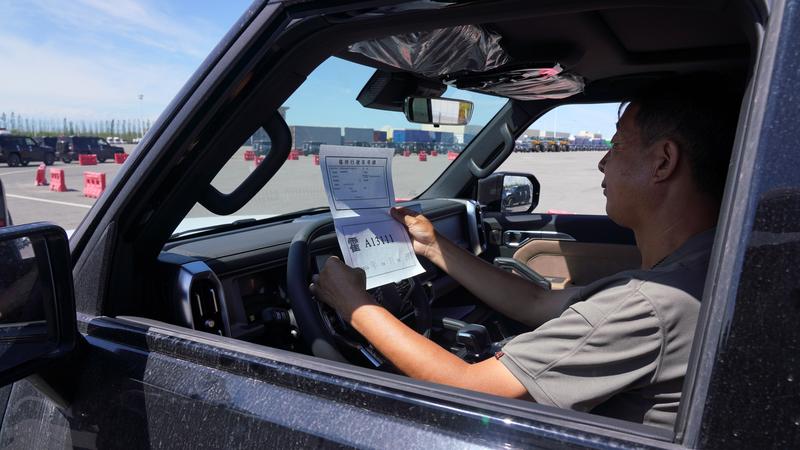 出霍尔果斯奔向中亚，二手车出口因何成为外贸新亮点？｜外贸新篇