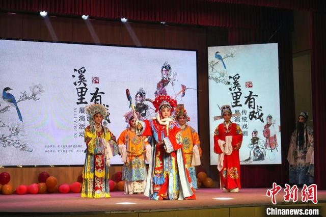 1月20日晚，演出现场。 蒋凌顶 摄
