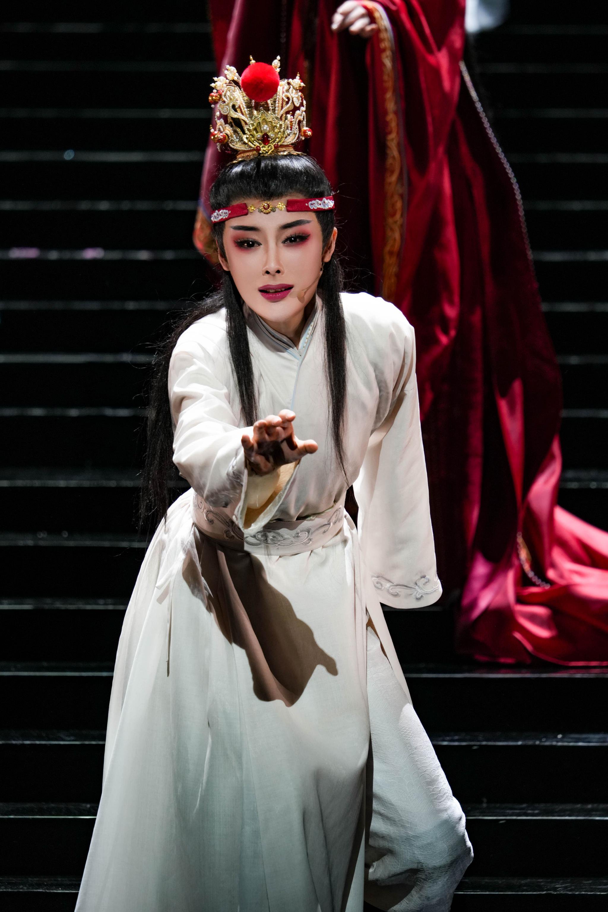 _越剧演员陈丽君