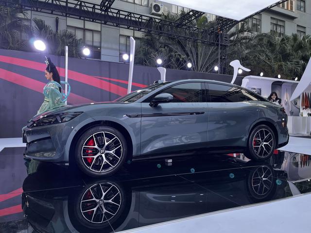 比亚迪汉L DM 观察者网摄