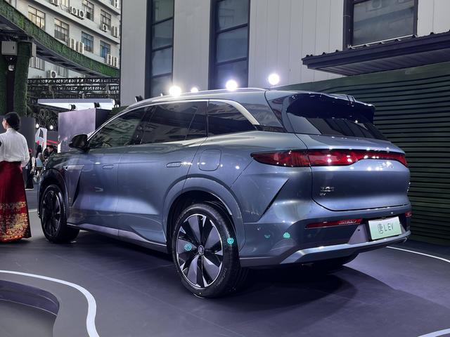 比亚迪唐L EV 观察者网摄