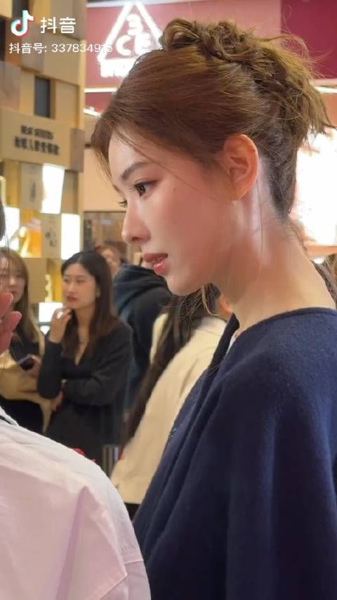 都来吃一下孙一宁的颜 我的妈啊,太完美了…|孙一宁_新浪新闻
