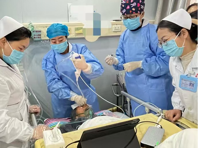 支气管肺泡灌洗术为九旬老人生命护航|疾病_新浪财经_新浪网