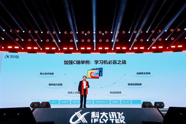 要不咱们小酌一杯？特朗普为了查尔斯三世取消威士忌关税