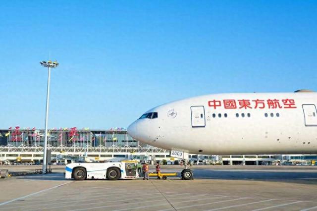 今年春運首日，三亞機場東航首個出港航班由寬體機執(zhí)飛。中國東航供圖